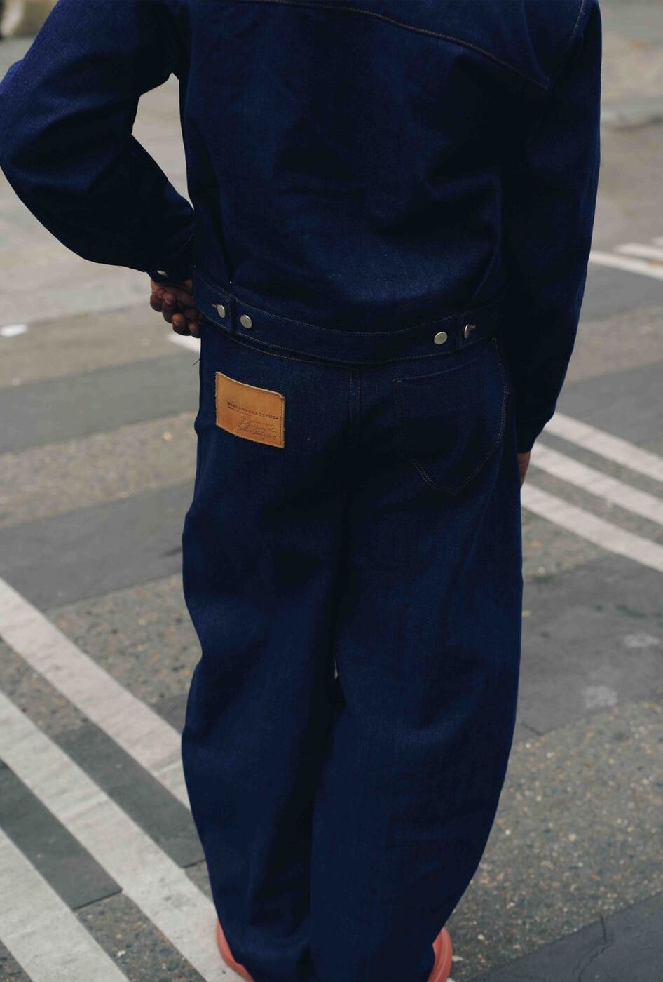 PANTALON EN JEAN BALLON BLEU