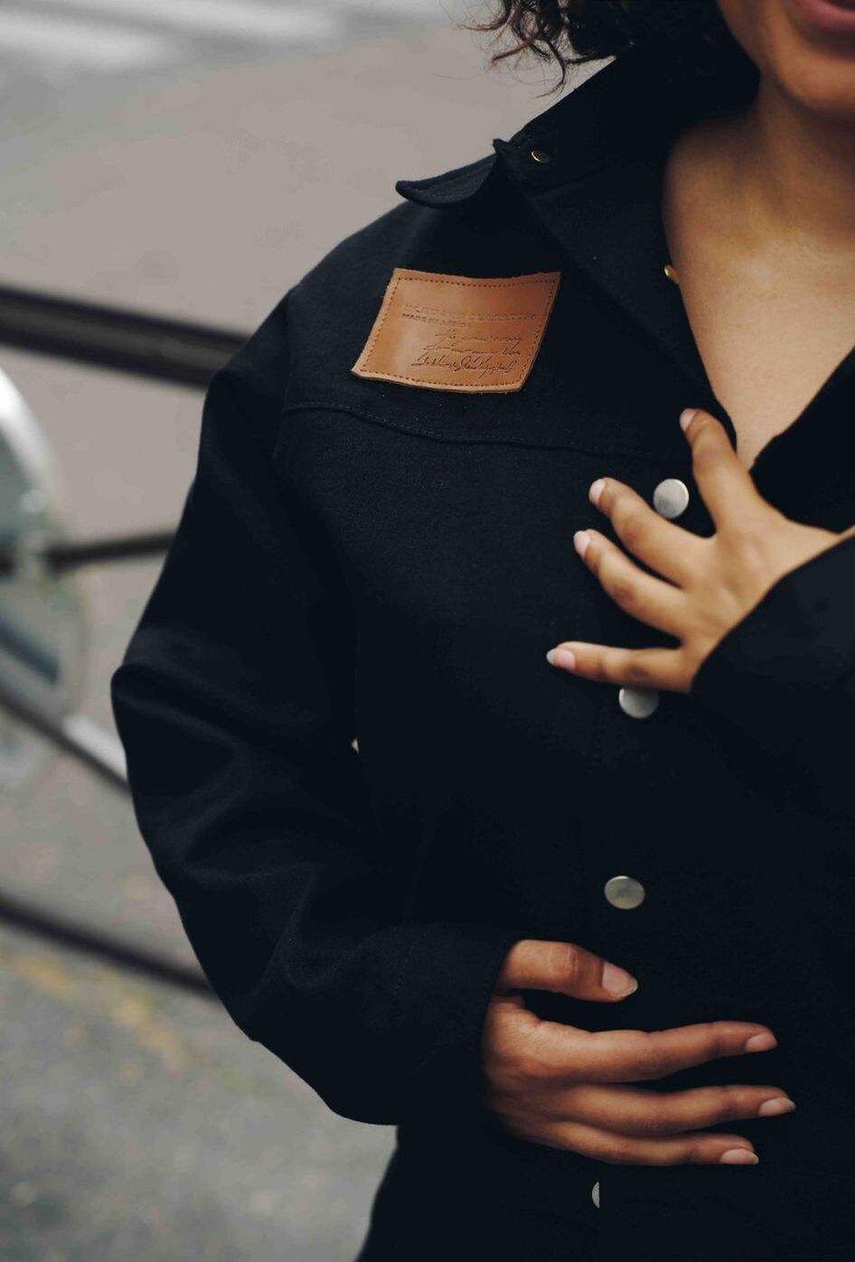 VESTE EN JEAN CROPPED NOIR